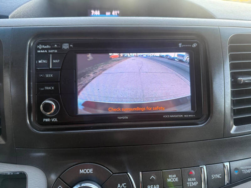 2013 Toyota Sienna XLE 8-Passenger