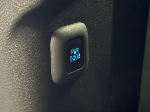 2023 Toyota Sienna Platinum 7-Passenger