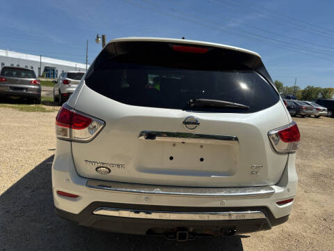 2015 Nissan Pathfinder SV