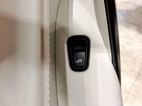 2021 Aston Martin DBX