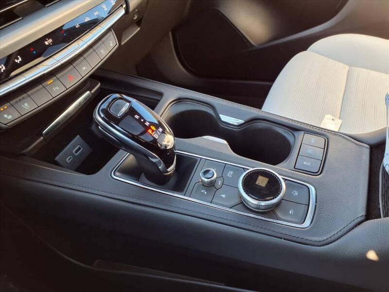 2024 Cadillac XT4 Sport