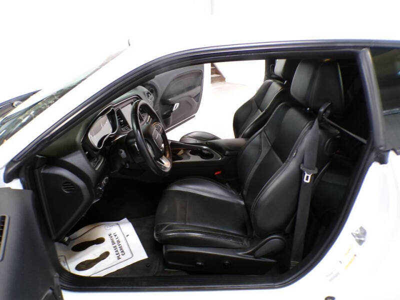 2015 Dodge Challenger SXT Plus