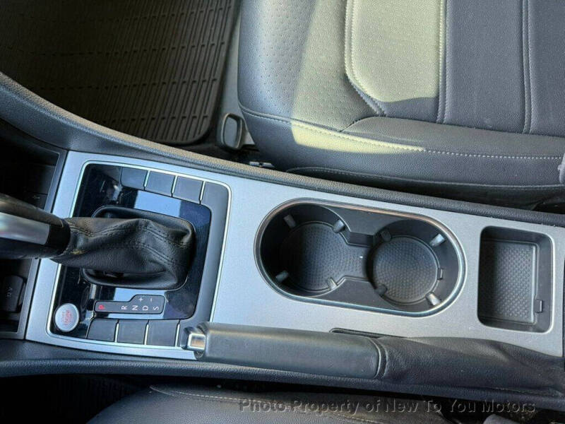 2021 Volkswagen Passat R-Line