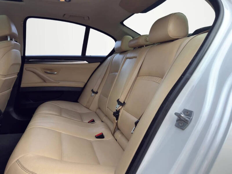 2016 BMW 5 Series 528i