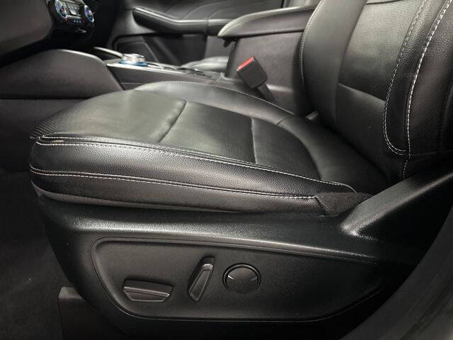 2022 Ford Escape Hybrid SEL