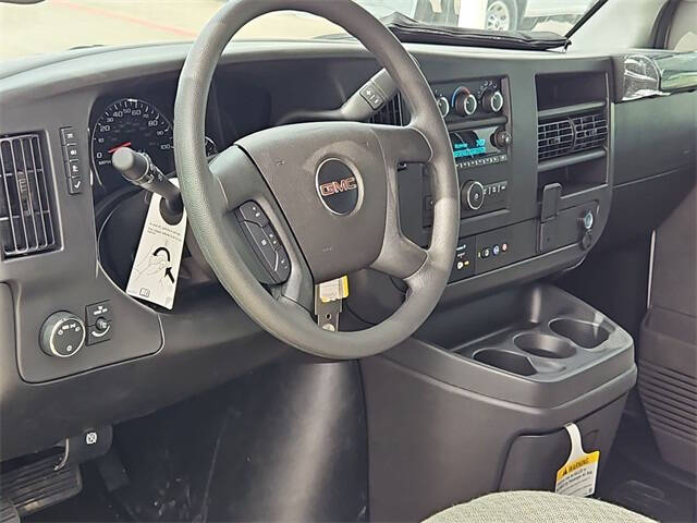 2024 GMC Savana 2500