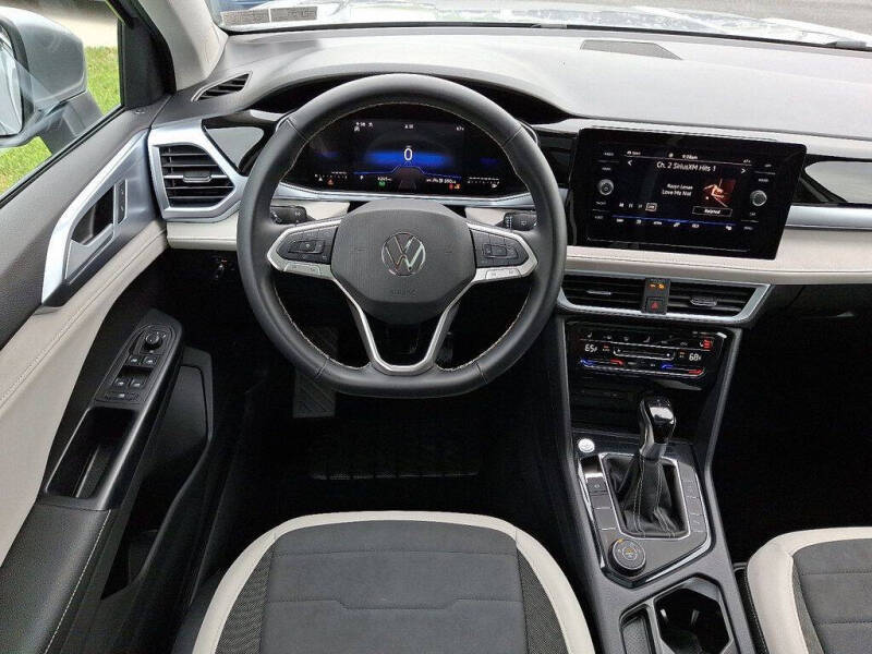 2025 Volkswagen Taos SE 4Motion