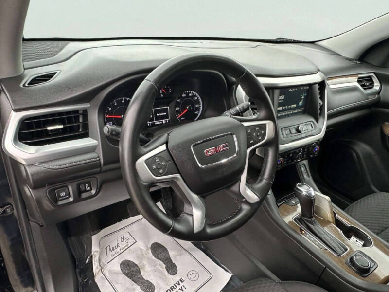 2017 GMC Acadia SLE-2