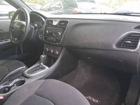 2014 Chrysler 200 Limited