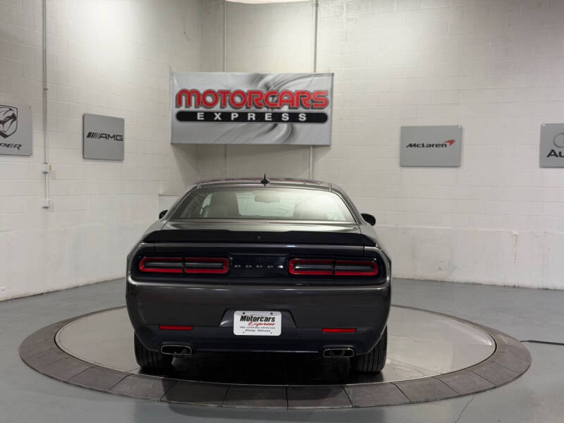 2018 Dodge Challenger SXT Plus