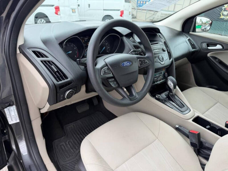 2017 Ford Focus SE