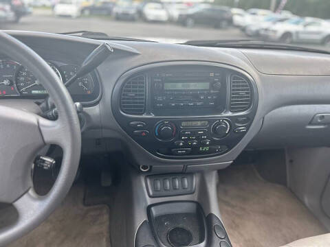 2005 Toyota Sequoia SR5