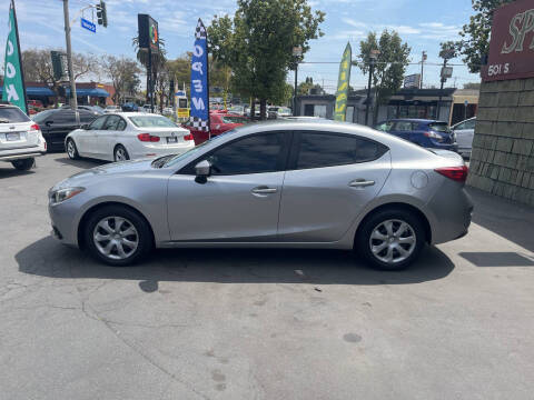 2015 Mazda MAZDA3 i Sport