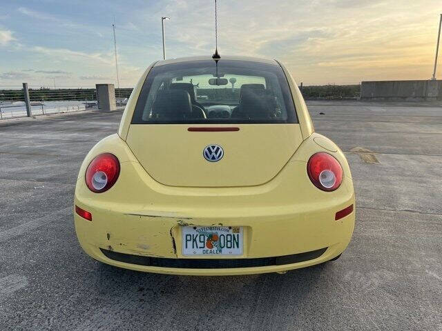 2009 Volkswagen New Beetle Base PZEV