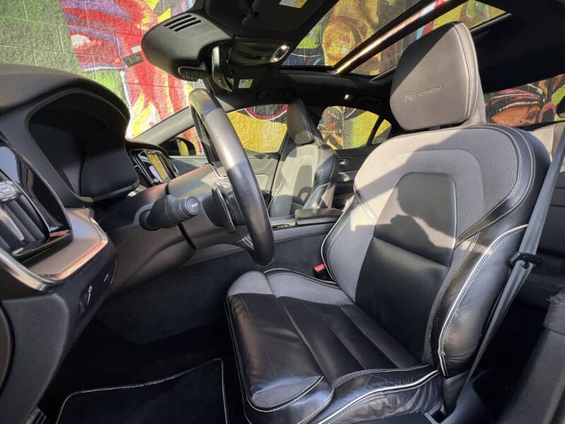 2019 Volvo S60 T6 R-Design