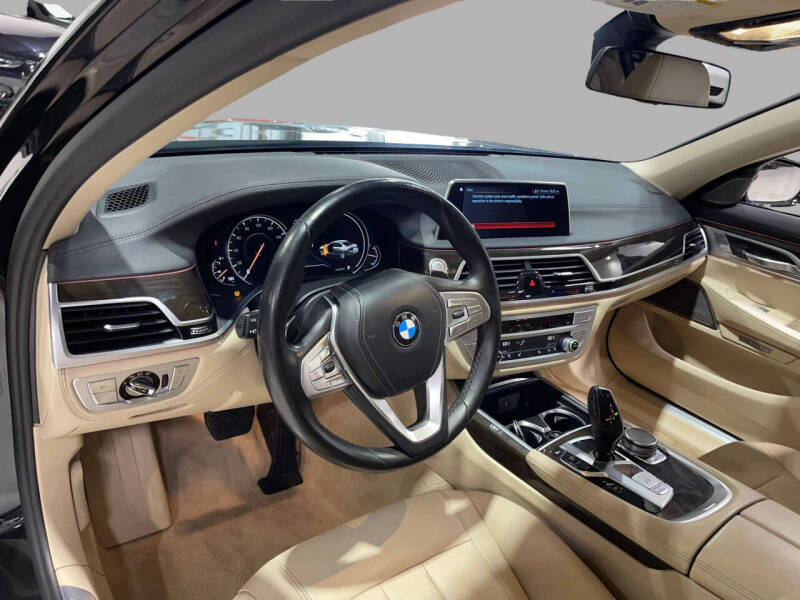 2018 BMW 7 Series 740i
