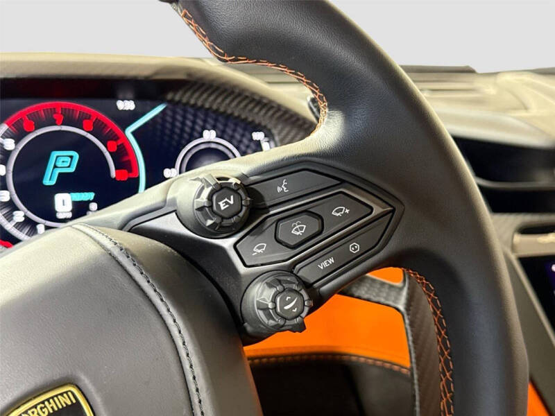 2024 Lamborghini Revuelto