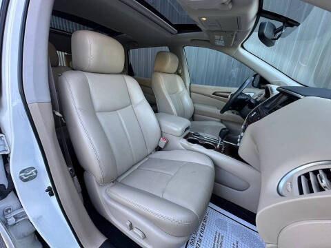 2017 Nissan Pathfinder Platinum