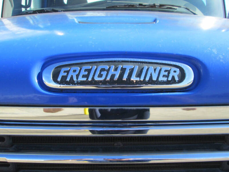 2011 Freightliner Business class M2