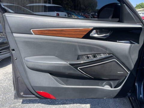 2017 Kia Cadenza Premium