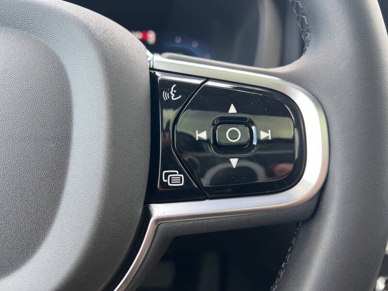 2025 Volvo XC60 T8 Plus Dark Theme