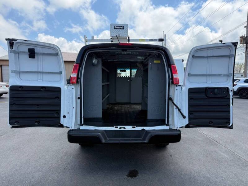 2022 GMC Savana 2500