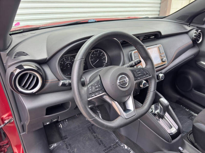 2020 Nissan Kicks SR
