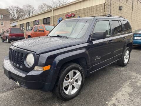 2014 Jeep Patriot for sale at ERNIE'S AUTO in Waterbury CT