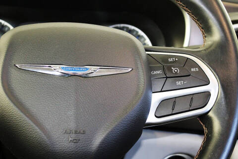 2017 Chrysler Pacifica Touring-L