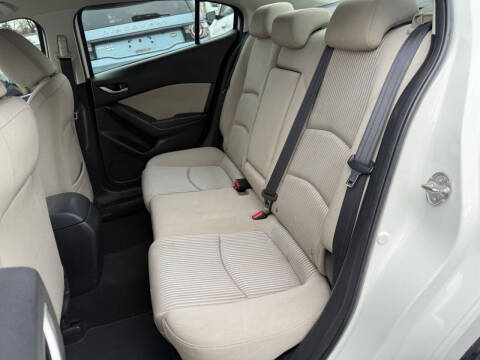 2016 Mazda MAZDA3 i Sport