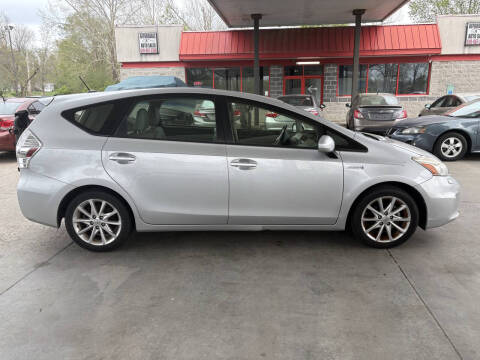 2013 Toyota Prius v Five