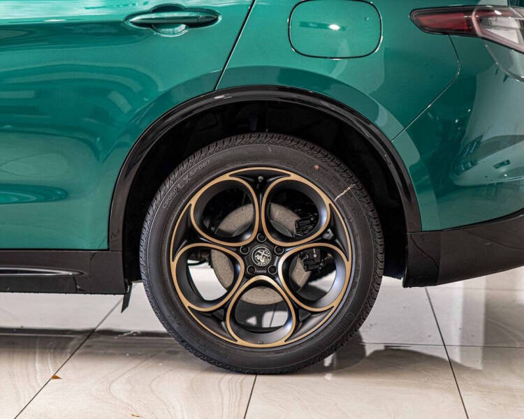 2025 Alfa Romeo Stelvio