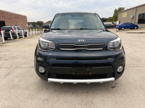 2017 Kia Soul +