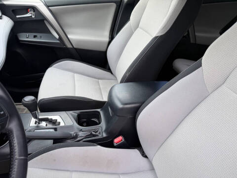 2017 Toyota RAV4 XLE