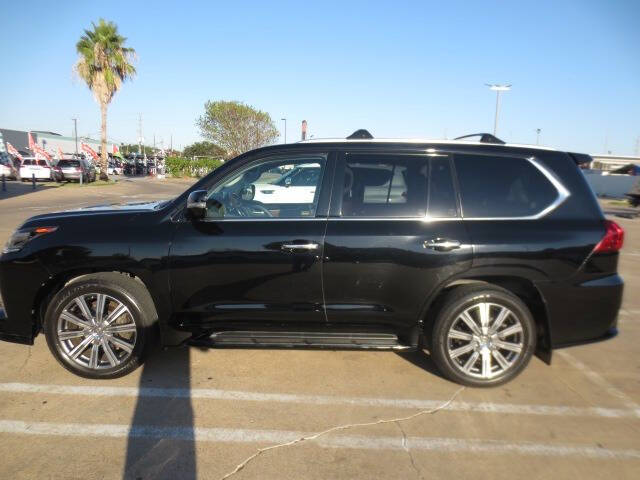 2017 Lexus LX 570