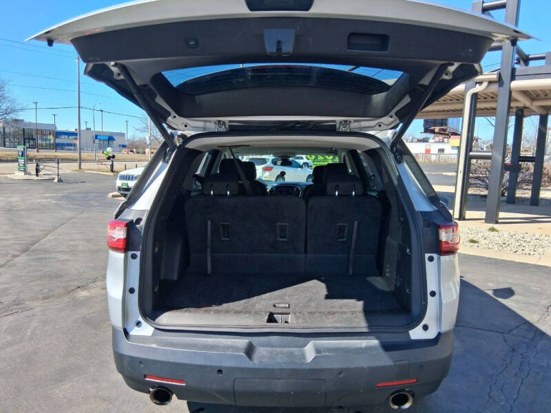 2020 Chevrolet Traverse LT Cloth