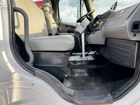 2019 Freightliner M2 106