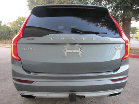 2016 Volvo XC90 T6 Momentum