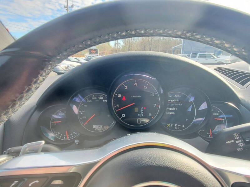 2017 Porsche Cayenne Platinum Edition