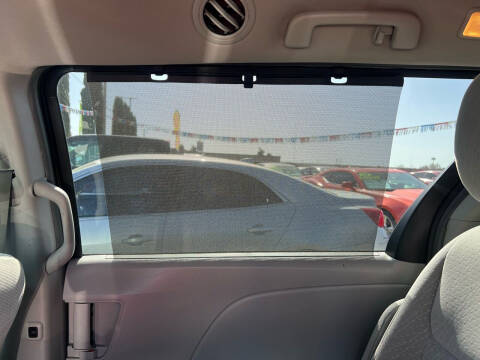 2018 Toyota Sienna LE 8-Passenger