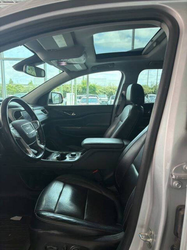 2020 GMC Acadia SLT