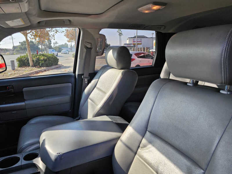 2013 Toyota Sequoia SR5