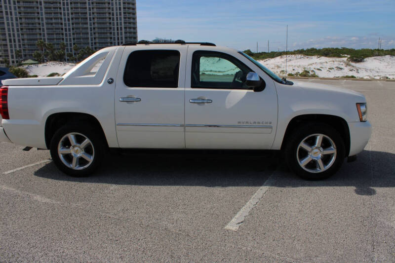 2013 Chevrolet Avalanche LTZ Black Diamond