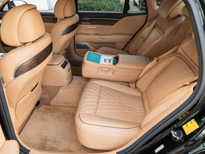 2023 Genesis G90 3.5T e-Supercharger