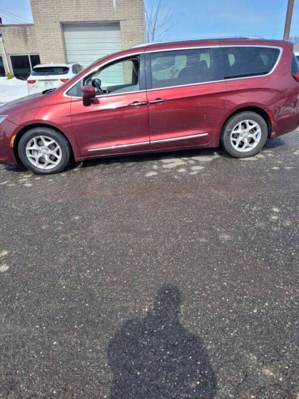 2017 Chrysler Pacifica Touring-L Plus