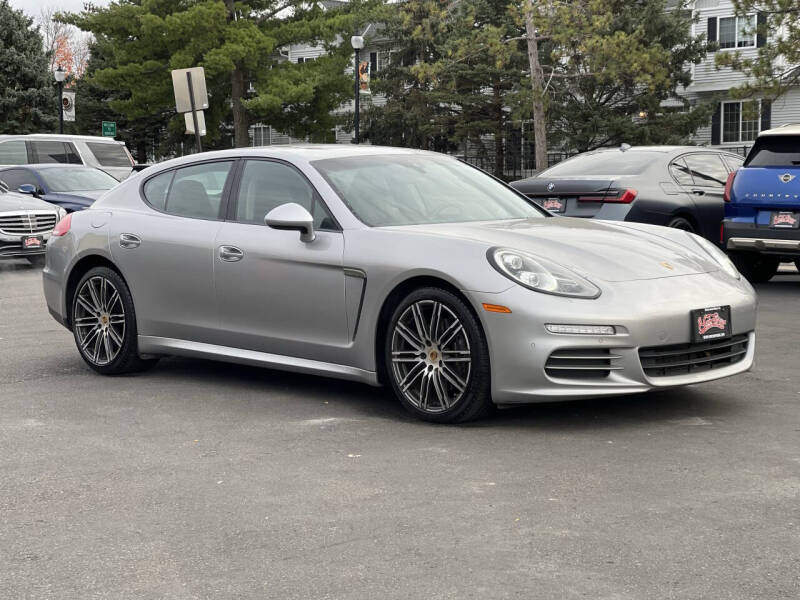 2016 Porsche Panamera Base's photo