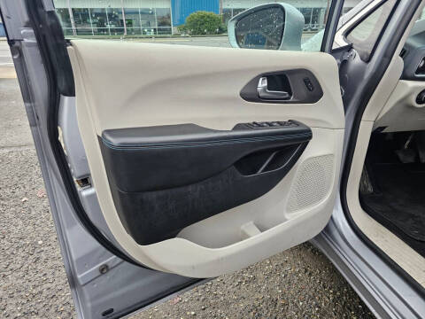 2021 Chrysler Pacifica Touring L