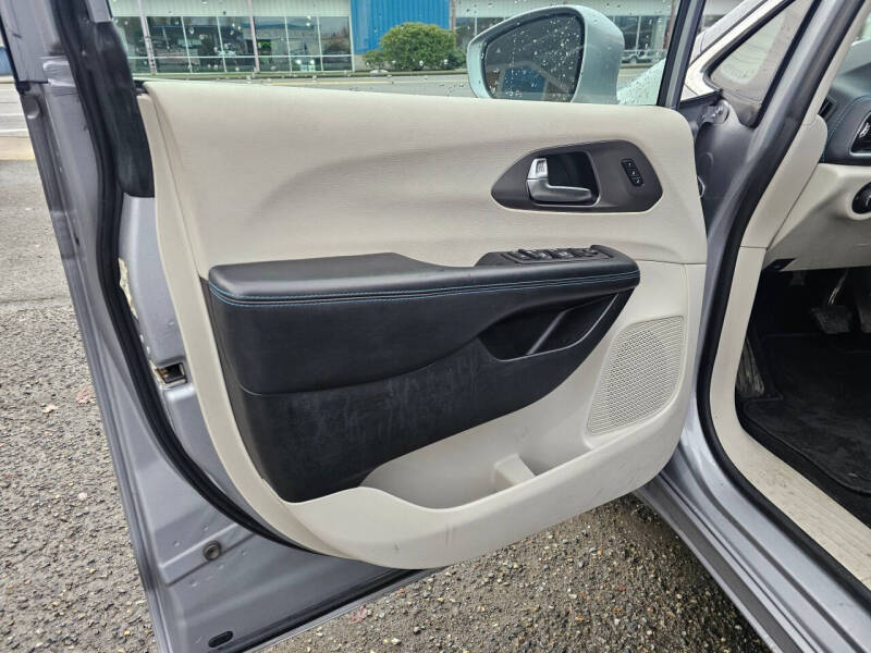 2021 Chrysler Pacifica Touring L