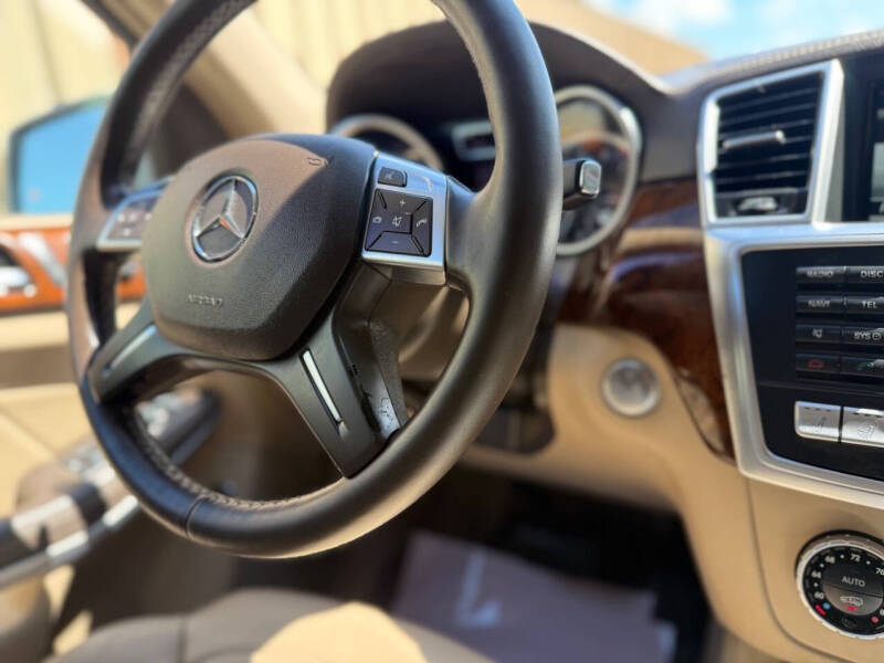 2014 Mercedes-Benz GL-Class GL 550 4MATIC