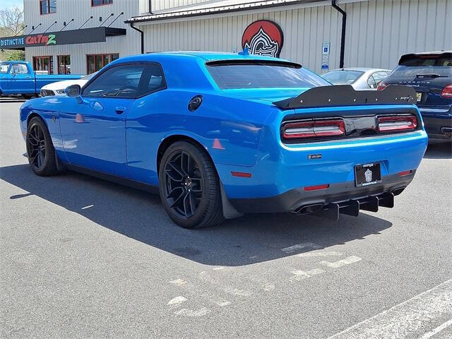 2016 Dodge Challenger SRT Hellcat